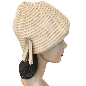 1960s Vintage Beige Cloche or Beret Hat